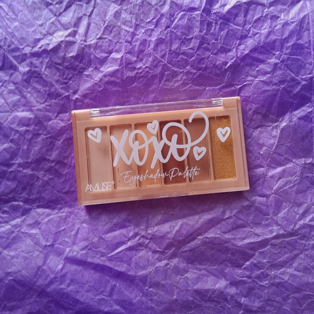 Amuse XOXO Eyeshadow Palette